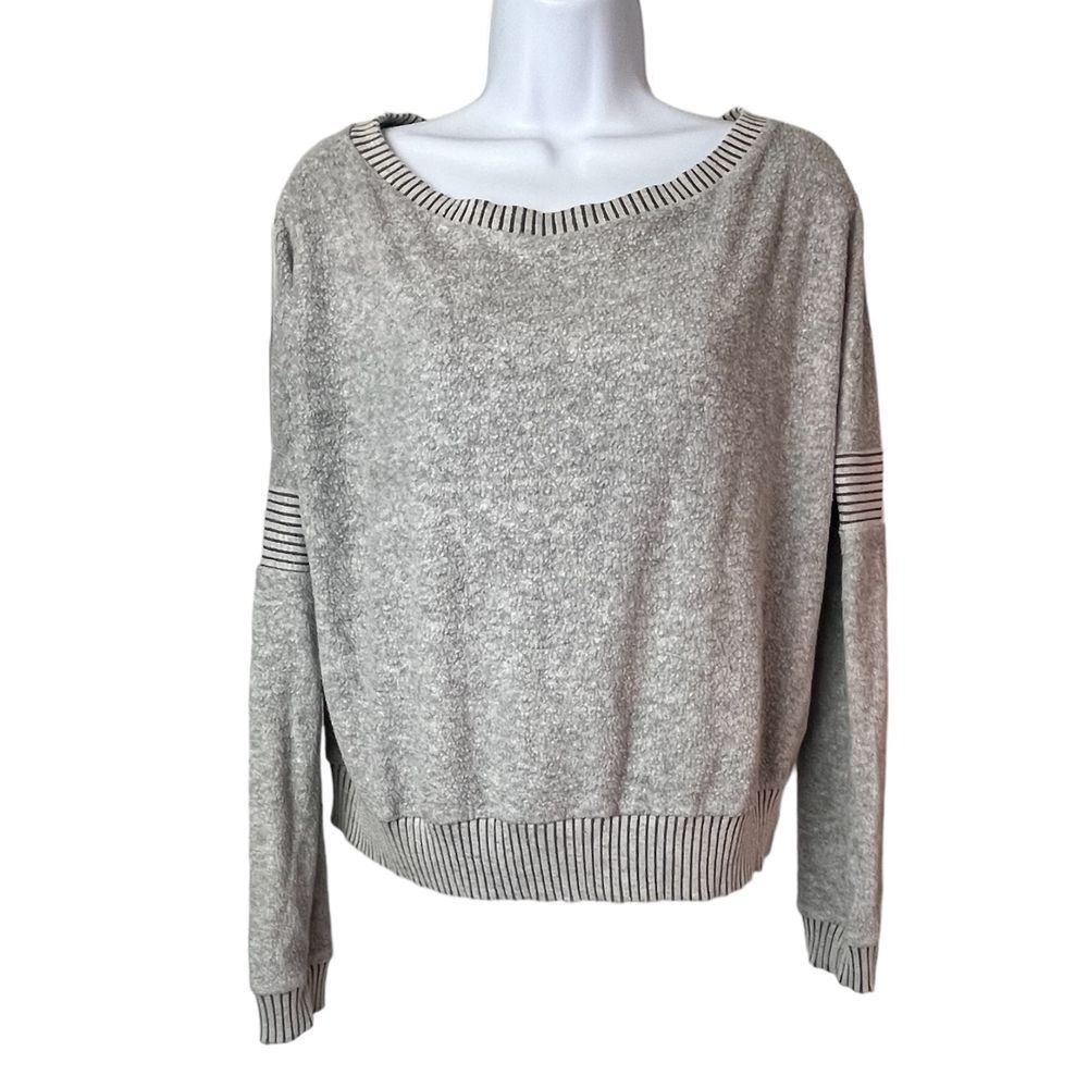 Urban Outfitters Womens Sweatshirt Size M‎ Boho Grunge Distressed Oversized Soft